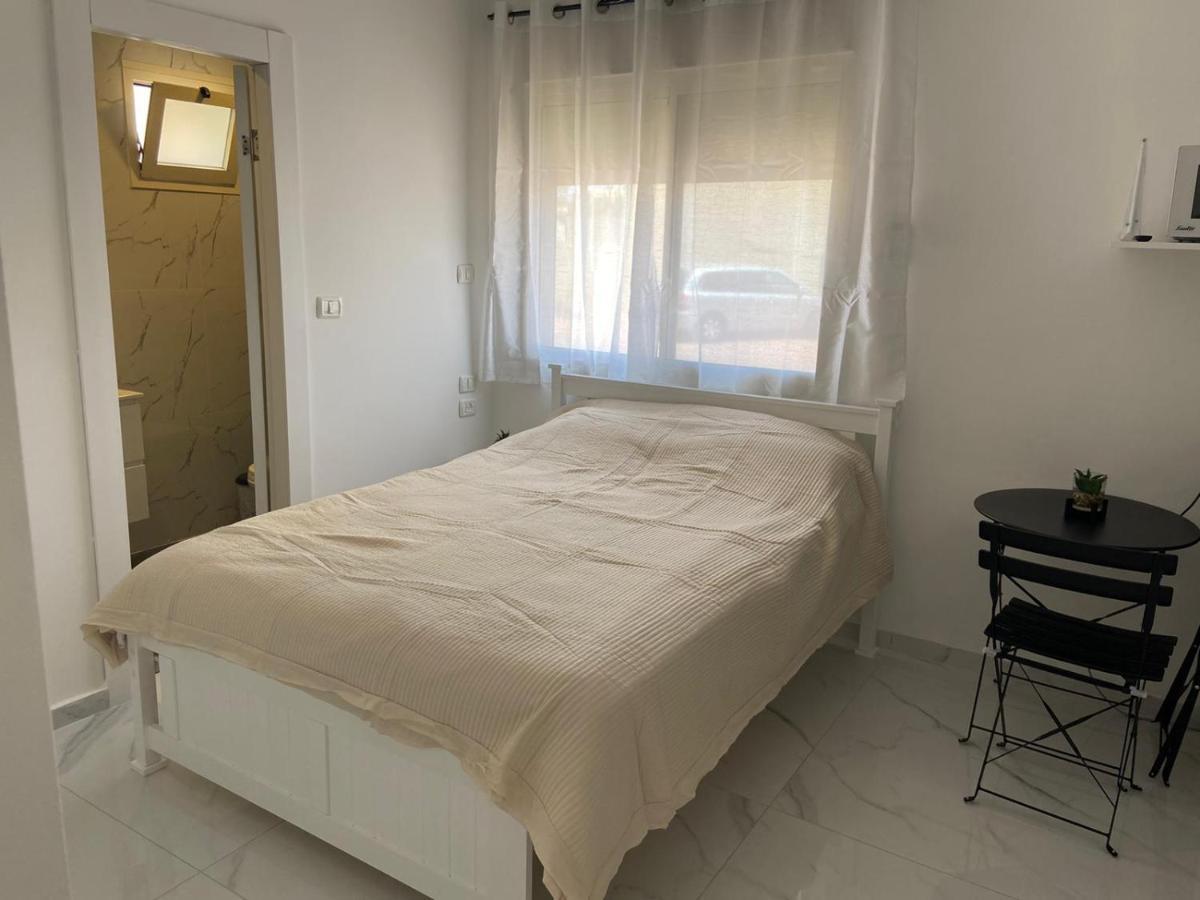 פנינת הדקל בבאר אורה Hotell Exteriör bild