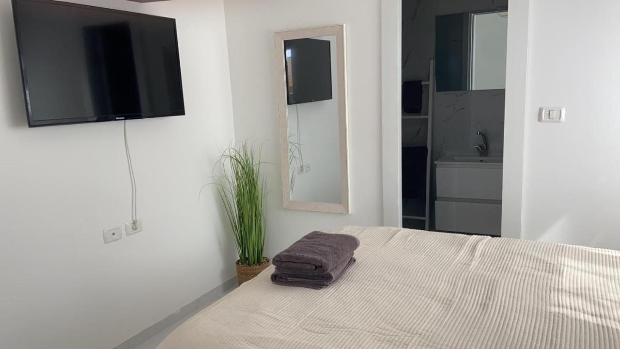 פנינת הדקל בבאר אורה Hotell Exteriör bild
